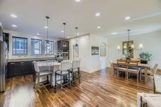 6BR Luxury Denver Retreat-Sleeps -14 - 7 Baths - 1