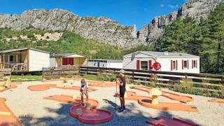 ZEcamping 2 avec piscine restaurant vue sur le village de Saint Auban - Briançonnet - 7