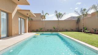 Medina Bungalow - Heated Pool, not overlooked - 5
