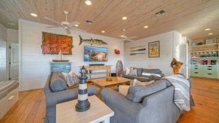 Tranquil Fishing Pond Walk to Beach Pool Patio Fire Pit Best Little Shore House - 1