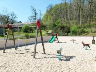ZEcamping 3 étoiles chiens acceptés piscine chauffée à flanc de colline - 8