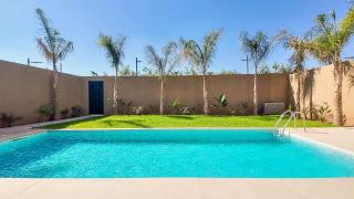 Palm Grove Bungalow - Heated pool, not overlooked - 3