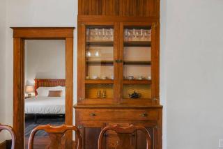 Historic Charm: Spacious 4BR Retreat Sleeps 11 - Holiday Home - 5