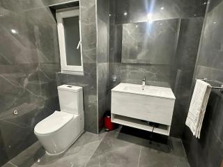 3-Bedroom with Comfort & Private Terrace - 8