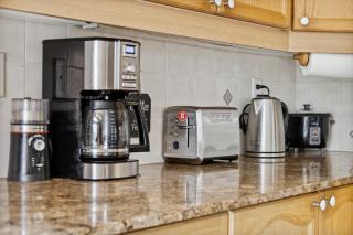 The cozy corner house in the Richmond Hill - 8