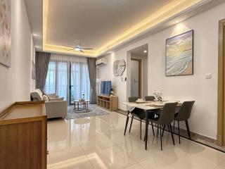 R&F Princess Cove 2BR Strategy Location TownCity - 8