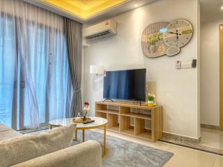 R&F Princess Cove 2BR Strategy Location TownCity - 8