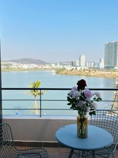 Royal Lotus Villa - Modern Luxury Stay - 1