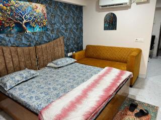 Zirakpur 3 Peoples Sleeping - 9