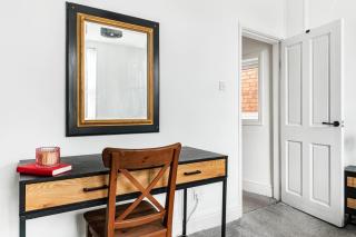 Modern 2-Bed, 1-Bath House in Nottingham - 1