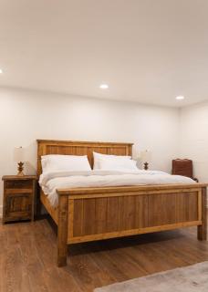 Hotel Henry Cafe and Bar - 8