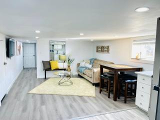 Modern Walkerville Unit - Steps from Riverfront! - 9