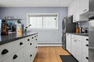 Bright and Open Coziness. 10 minutes to Stampede - 3