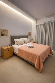 mosaic art apartment in plaka - 9