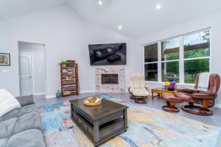 Steps to Fairway Hot Springs Village Golf Retreat - 2