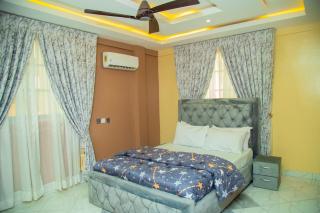 Opheboat Villa and Cuisine Services - 5