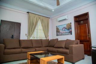 Opheboat Villa and Cuisine Services - 4