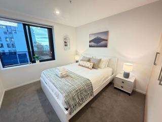 Fresh and Modern 1BR Stay in Manchester - 1