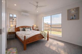 Spacious 5BR Family Home in Park Ridge - 7