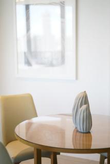 Modern 2BR Coastal Stay in Broadbeach with Pool - 3