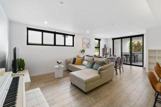 Modern 3BR Apartment near UQ, St Lucia - 0