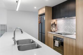 Modern 3BR Apartment near UQ, St Lucia - 3