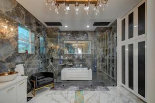 Luxury House with Movie Theater - 7
