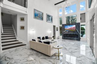 Luxury House with Movie Theater - 5