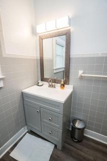 Inn the Heights- the Bungalow -5 min to RJ stadium - 5