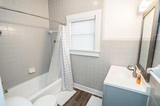 Inn the Heights- the Bungalow -5 min to RJ stadium - 3