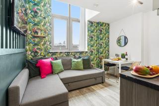 #115 ModernCity Escape Central Apartment- 10 mins to Royal Albert Dock Liverpool- Sleeps 4 - "Perfect for contractors and Families " - 0