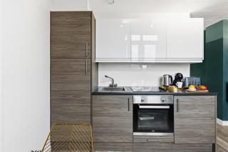 #115 ModernCity Escape Central Apartment- 10 mins to Royal Albert Dock Liverpool- Sleeps 4 - "Perfect for contractors and Families " - 4