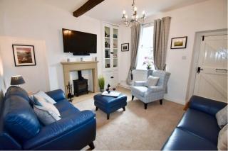 Charming Riverside Cottage in Bradwell, Central Peak District, 4 Guests - 6