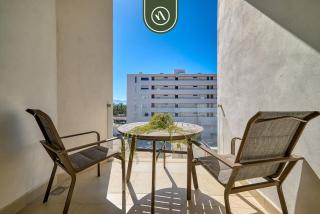 Luxury 2 BR Condo Near Beaches - Pools - Gym - 3