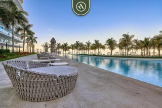 Oceanfront 2BR Condo - Pool - Cevicheria - Beach - 7