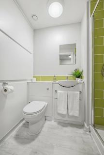 Budget Single Studio in Central Nottingham w Gym - 3