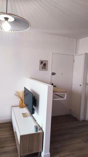 Appartement F2 de 40m2 pour 4 personnes avec Parking, métro à 4 minutes - ligne 4 Station Lucie Aubrac - 2