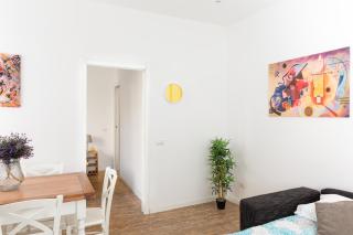 ArtStay Exclusive Apt Near Train Metro, Parking - 3