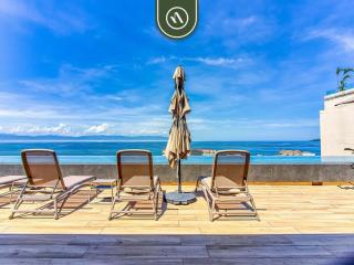 Centric 2BR Condo- Balcony - Rooftop Pool - 7
