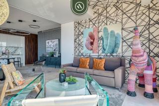 Luxury Corner Unit with Breataking Ocean Views - 6