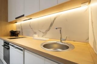 Urban Square Apartment - 9