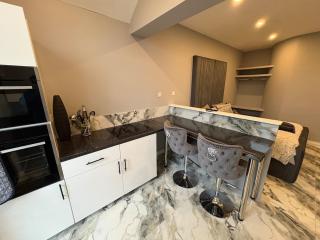 The Norwich Hideaway - Private Hot Tub - 8
