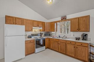Namba Cabin -- Pet Friendly, River Access, Grill, Wifi, Deck, Screen Porch, Family Friendly - 4