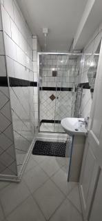 Serengeti Suite - Free parking, Fast Wifi, Family&Contractor Stay - 2