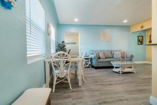 Gorgeous Beach Condo - 3