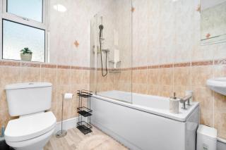 Modern 1 Bed Stylish City Centre Retreat - 9