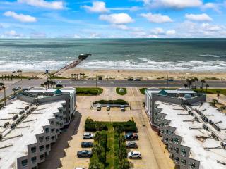 Casa Del Mar l Nautical Escapes Mins from Babe's Beach - 2