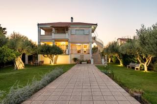 Azure Garden Retreat - 4