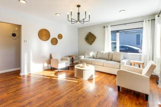 Stay in the Heart of London! Walkable, Modern Home - 3