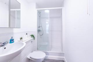 Modern 2BR Home in Bounds Green by MCPI Hosting, Perfect for Contractors & Families - 3
